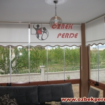 krem-renkli-desensiz-cam-balkon-stor-perde-perde