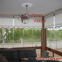 krem-renkli-desensiz-cam-balkon-stor-perdesi