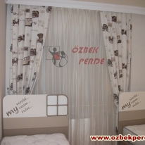 antika-arabali-fon-kanatli-genc-odasi-perde-modeli