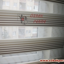 brillant-kahve-renk-skalali-plise-zebra-perdesi