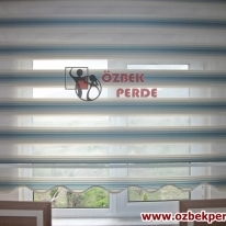 duru-pliseli-zebra-perde-etekli-mavi