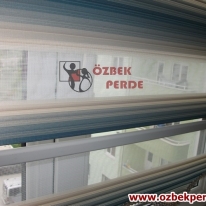 duru-pliseli-zebra-perde-mavi-modeli