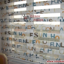 harfli-zebra-perde-modeli