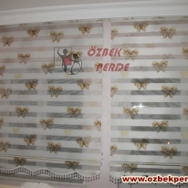 kahverenkli-perili-kelebek-baskili-zebra-perde.JPG