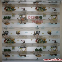 korsan-cocuk-baskili-zebra-perde