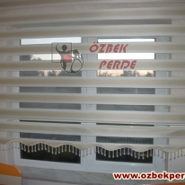 krem-renkli-golgeli-zebra-perde-cesidi