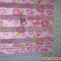 pembe-kalpli-ayicikli-pliseli-zebra-perdesi