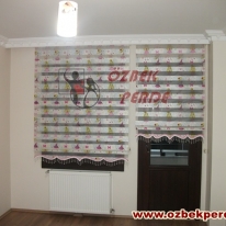 peri-baskili-kiz-cocugu-odasi-icin-zebra-perde