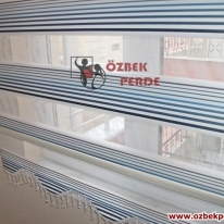 renk-skalasi-pliseli-zebra-perde-mavi-boncuklu