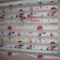 shopping-girl-zebra-perde-kapali-kasali-etekli