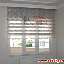 siyah-kirmizi-renkli-ebruli-baskili-zebra-perde