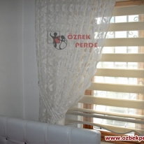 tulden-yaprak-fonlu-zebra-perde-modeli