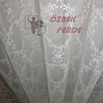 karo-cicekli-tul-perde-modeli