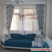 mavi-renkli-popart-kanatli-tul-perde