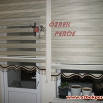 cift-renkli-zebra-perde