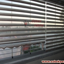 desenli_cam_balkon_zebra_perdesi