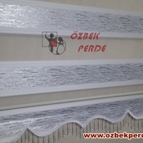 gumus-renkli-buzul-zebra-perde-modeli