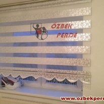 gumus-renkli-dolgun-zebra-perde-cesidi