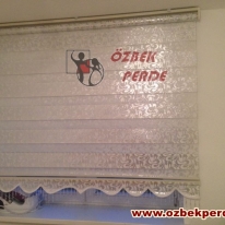 gumus-renkli-dolgun-zebra-perde