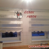 gumus-renkli-geometrik-pliseli-zebra-perde