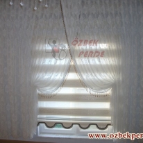 kruvaze-perde-altina-kendinden-desenli-zebra-perde