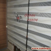 mutfak-icin-gumus-krem-renkli-dalga-zebra-perde-modeli