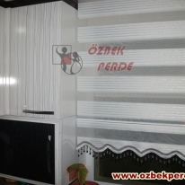 sirma-pliseli-beyaz-renkli-zebra-perde-gorseli