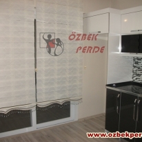 sonsuz-cicekli-brodeli-zebra-perde-gorseli