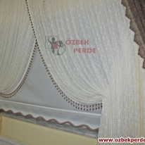 kahve-tul-fonlu-cisil-yaprakli-kruvaze-perde