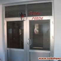 gumus-renkli-metal-jaluzi-perde