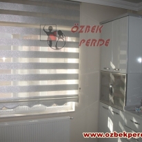 beyaz-renkli-gumus-siva-zebra-perde