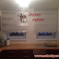 gumus-renkli-geometrik-pliseli-zebra-perde-modeli