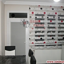 kirmizi-siyah-renkli-aloe-zebra-perde