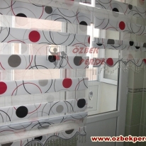 kirmizi-siyah-renkli-aloe-zebra-perde