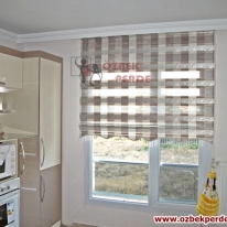 krem-vizon-golgeli-tiger-zebra-perde-modeli