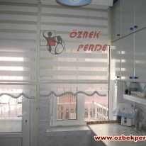 mavi-sutasli-zebra-perde-gorseli