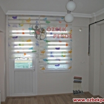 rengarenk-kelebekli-zebra-perde-modeli