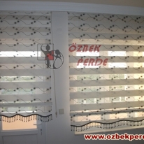 siyah-renkli-brillant-brodeli-topak-zebra-perde