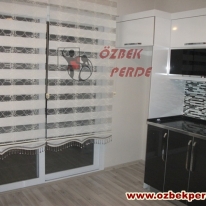 sonsuz-cicekli-brodeli-zebra-perde-modeli