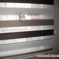 3-renkli-pliseli-zebra-perde-gorseli