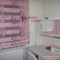 barbie-pliseli-zebra-perde-pembesi