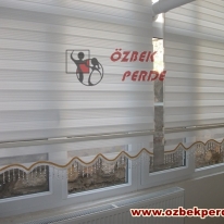 dar-pliseli-etegi-seffaf-boncuklu-zebra-perde-modeli