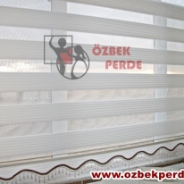 genis-pliseli-zebra-perde-ekru-boncuklu-modeli