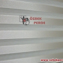 isilti-zebra-perde-modeli-eteksiz