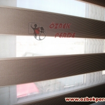 kahverenkli-mini-pliseli-zebra-perde-modeli