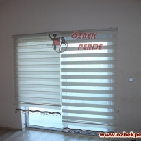 krem-renkli-golge-pliseli-zebra-perdesi