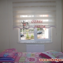 krem-renkli-pliseli-zebra-perde