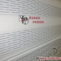 modern-pliseli-zebra-perdesi-beyaz-gumus