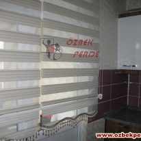 mutfaklik-golgeli-pliseli-zebra-perde-modeli