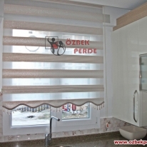 parlak-puantiyeli-altin-pliseli-zebra-perde